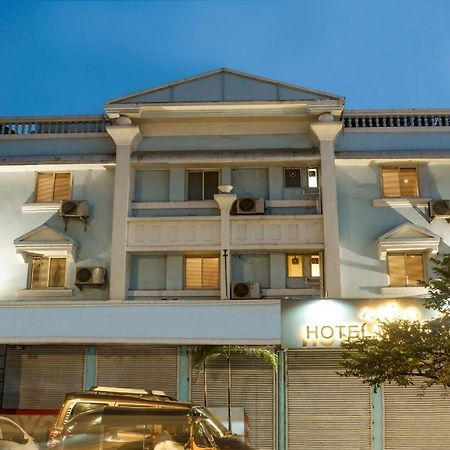 Treebo Trip Meadow Inn 孟买 外观 照片