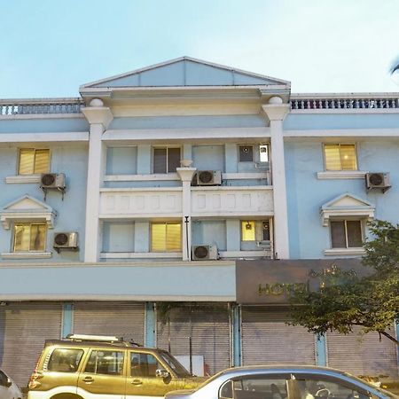 Treebo Trip Meadow Inn 孟买 外观 照片